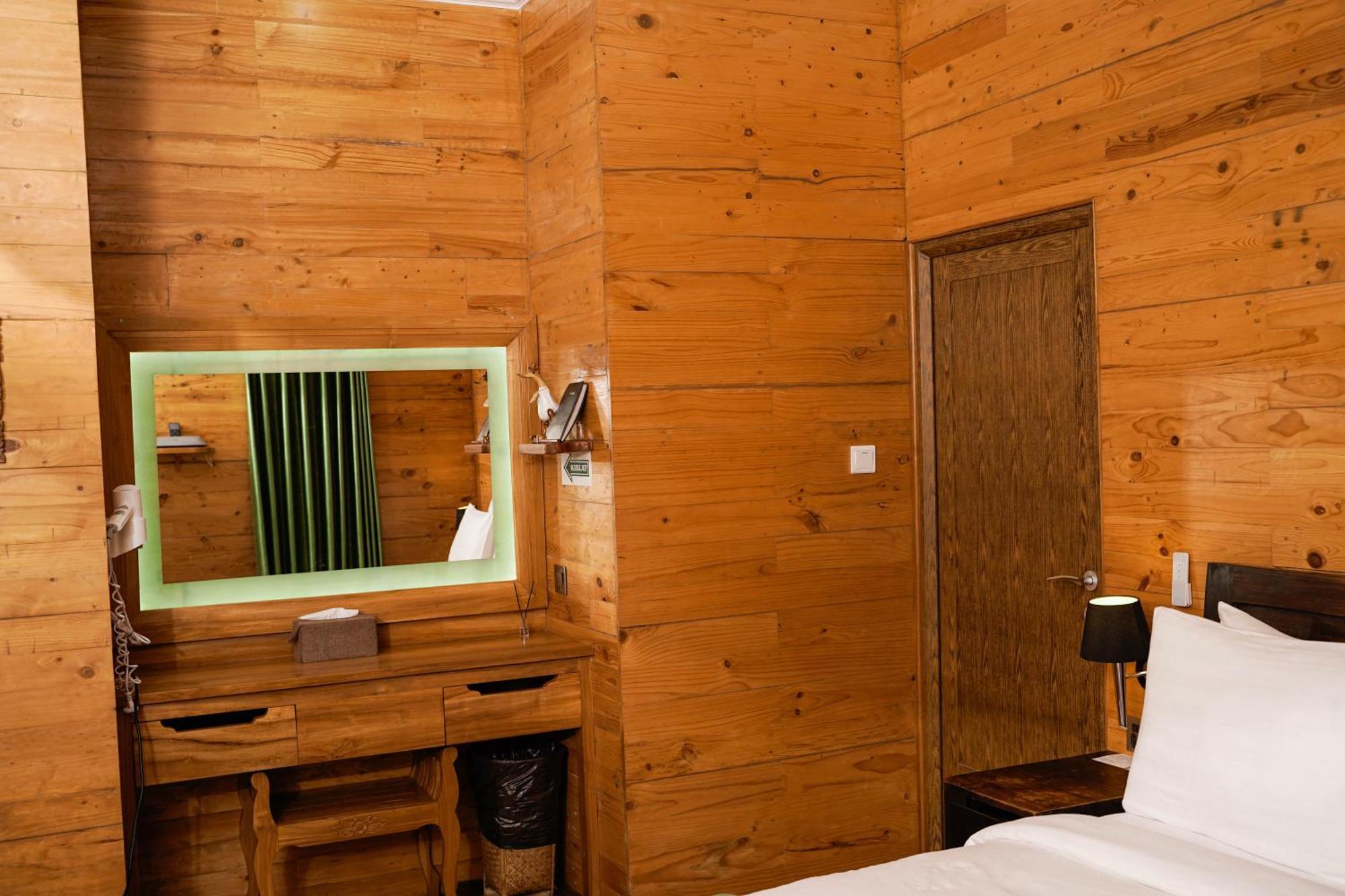 Pondanu Cabins By The Lake Bedugul  Exterior photo